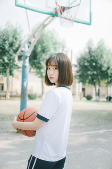 瞒着丈夫说在公司加班日剧